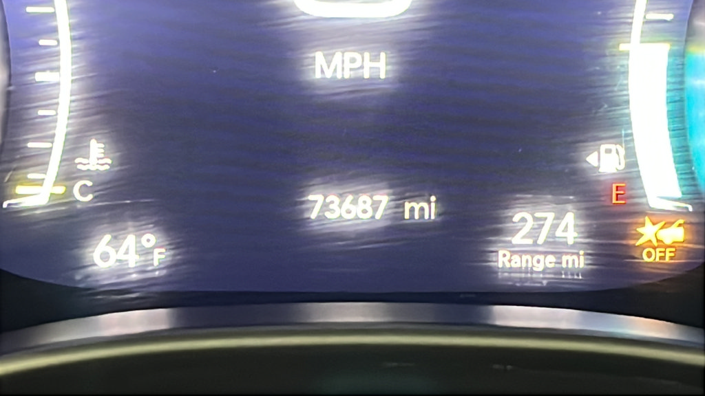 Used 2023 Chrysler Pacifica Touring-L FWD image 10