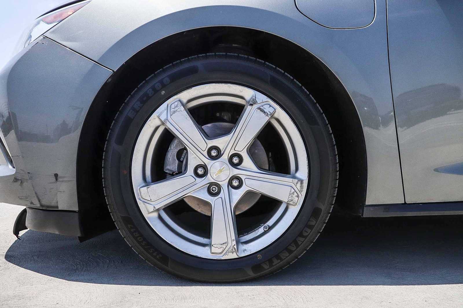 Used 2017 Chevrolet Volt LT FWD image 11