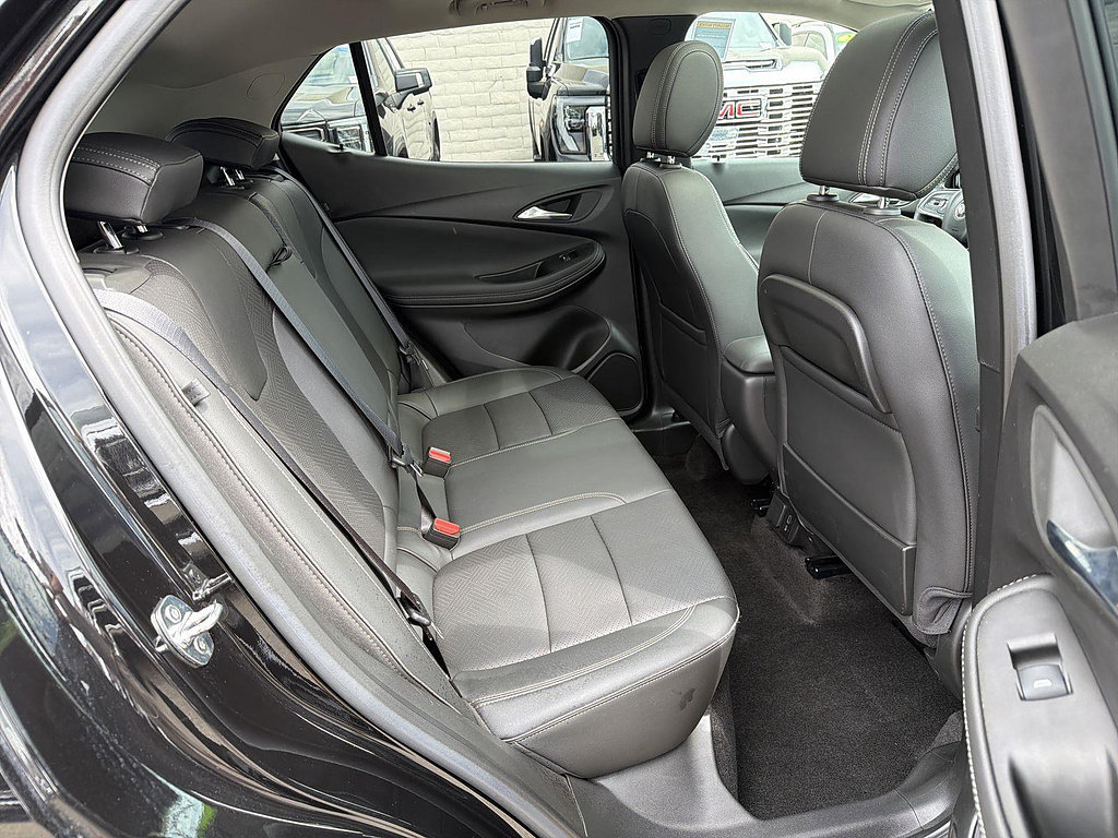 Used 2023 Buick Encore GX Essence w/ Experience Buick Package FWD image 25