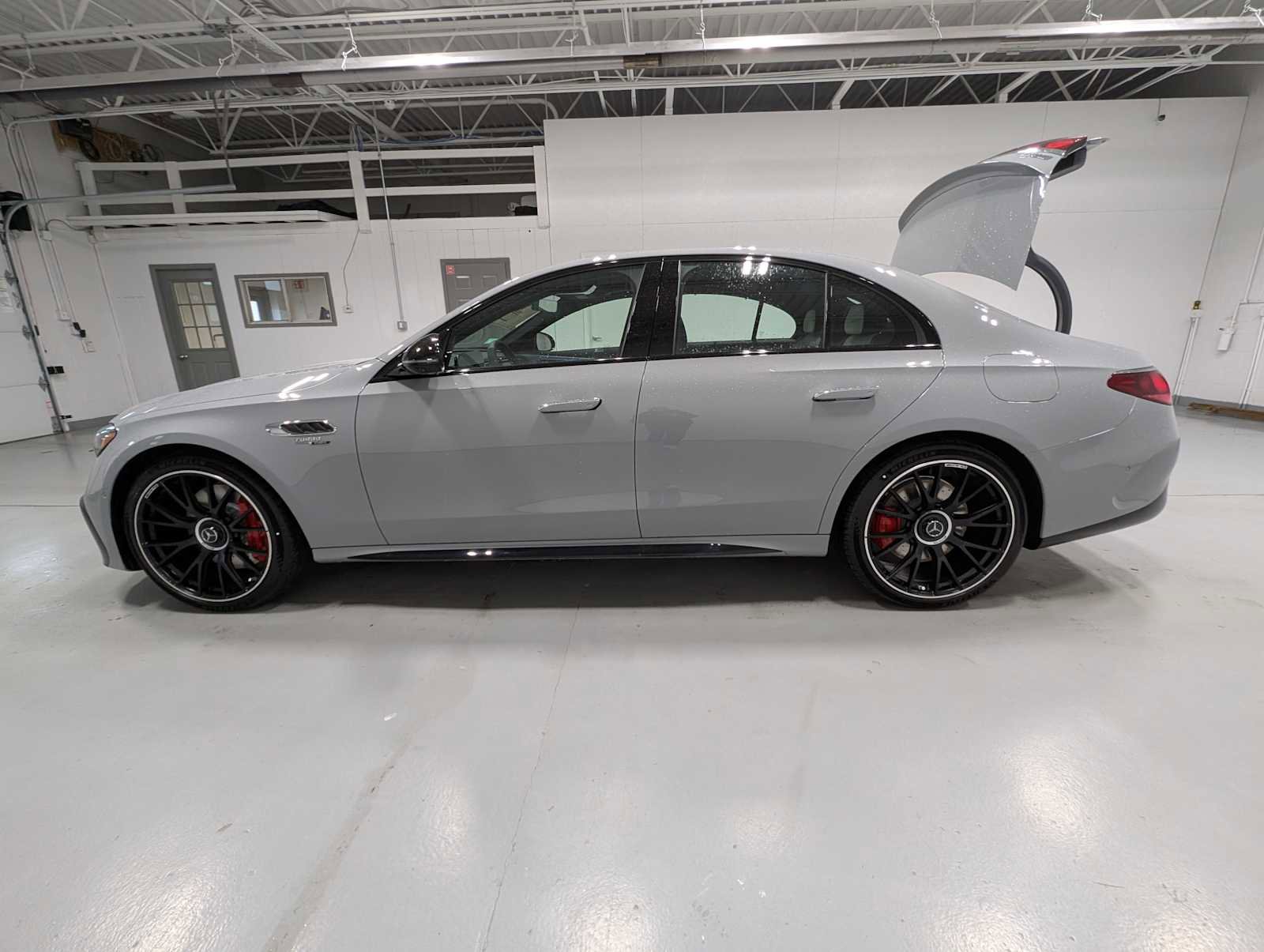 New 2026 Mercedes-Benz E 53 AMG e 4MATIC Sedan image 10