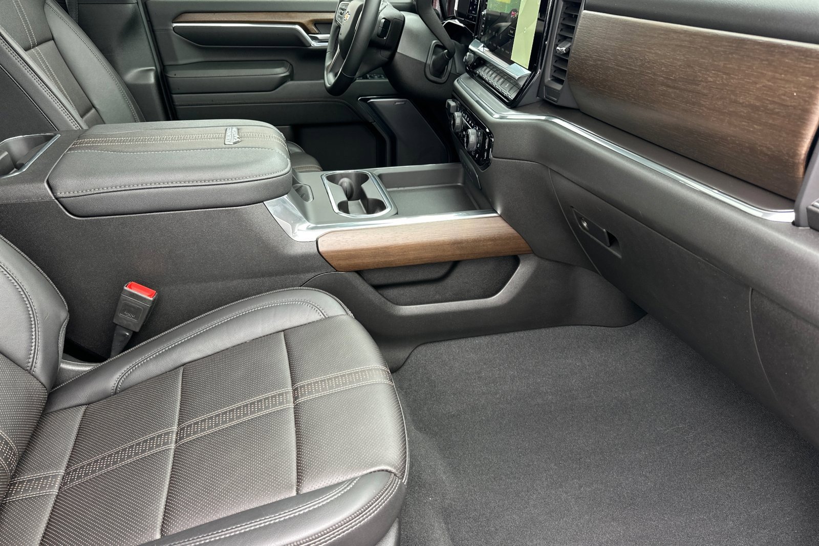 Used 2024 Chevrolet Silverado 2500 High Country w/ High Country Premium Package image 15