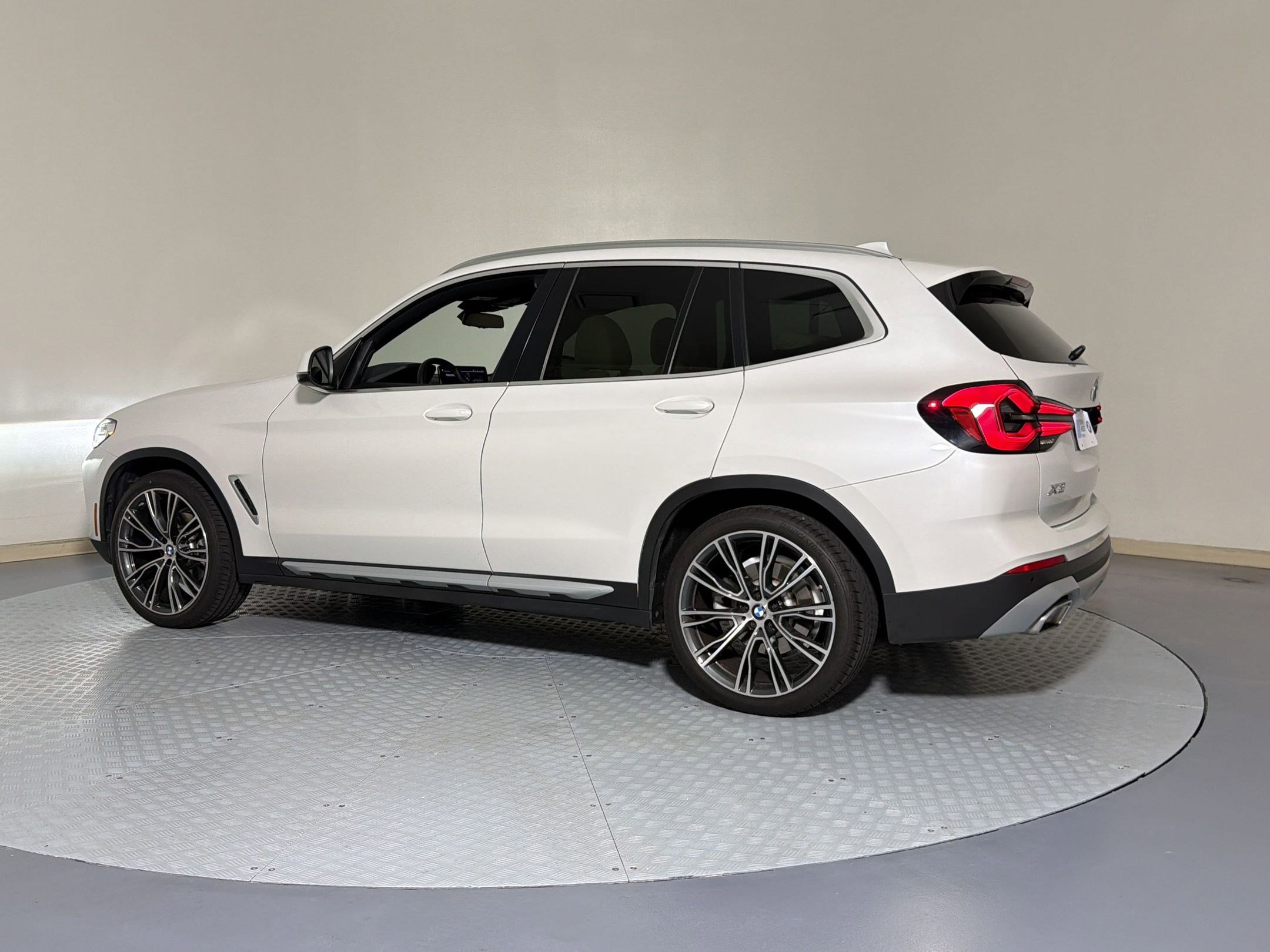 Certified 2023 BMW X3 sDrive30i w/ Premium Package w/ZPA RWD image 2