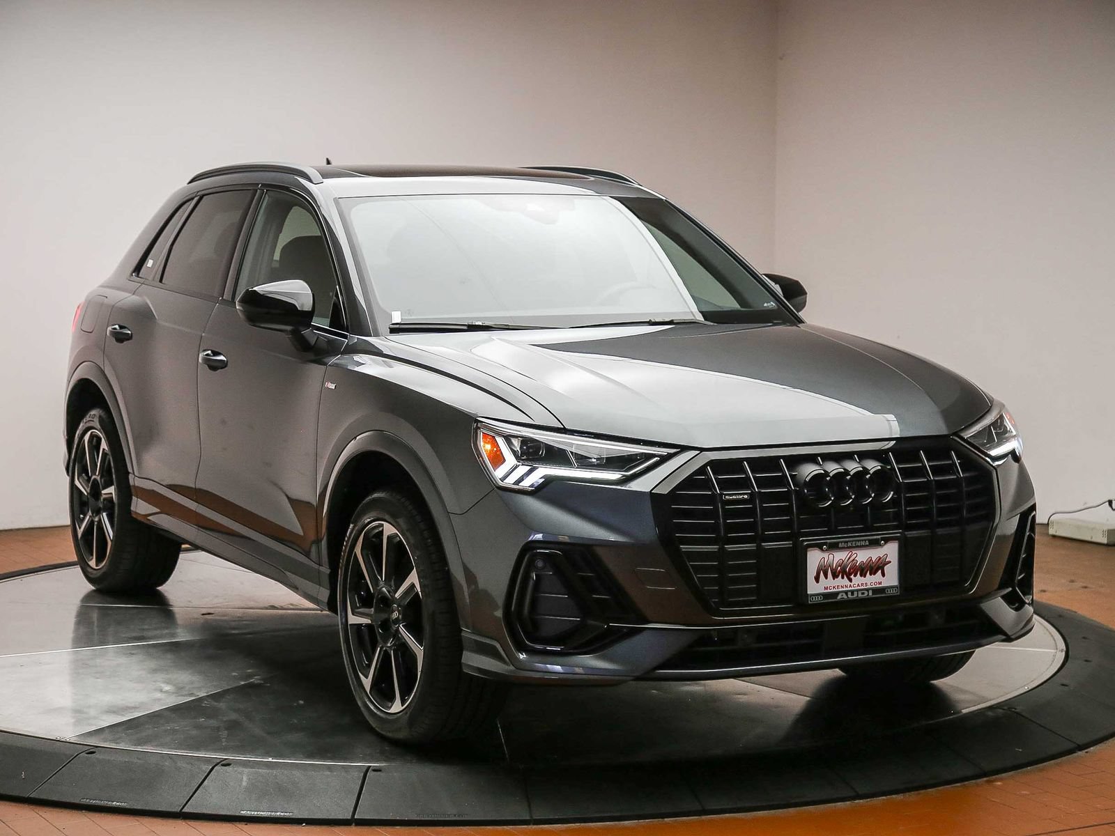 Certified 2025 Audi Q3 2.0T Premium Plus w/ Premium Plus Package AWD/4WD image 3