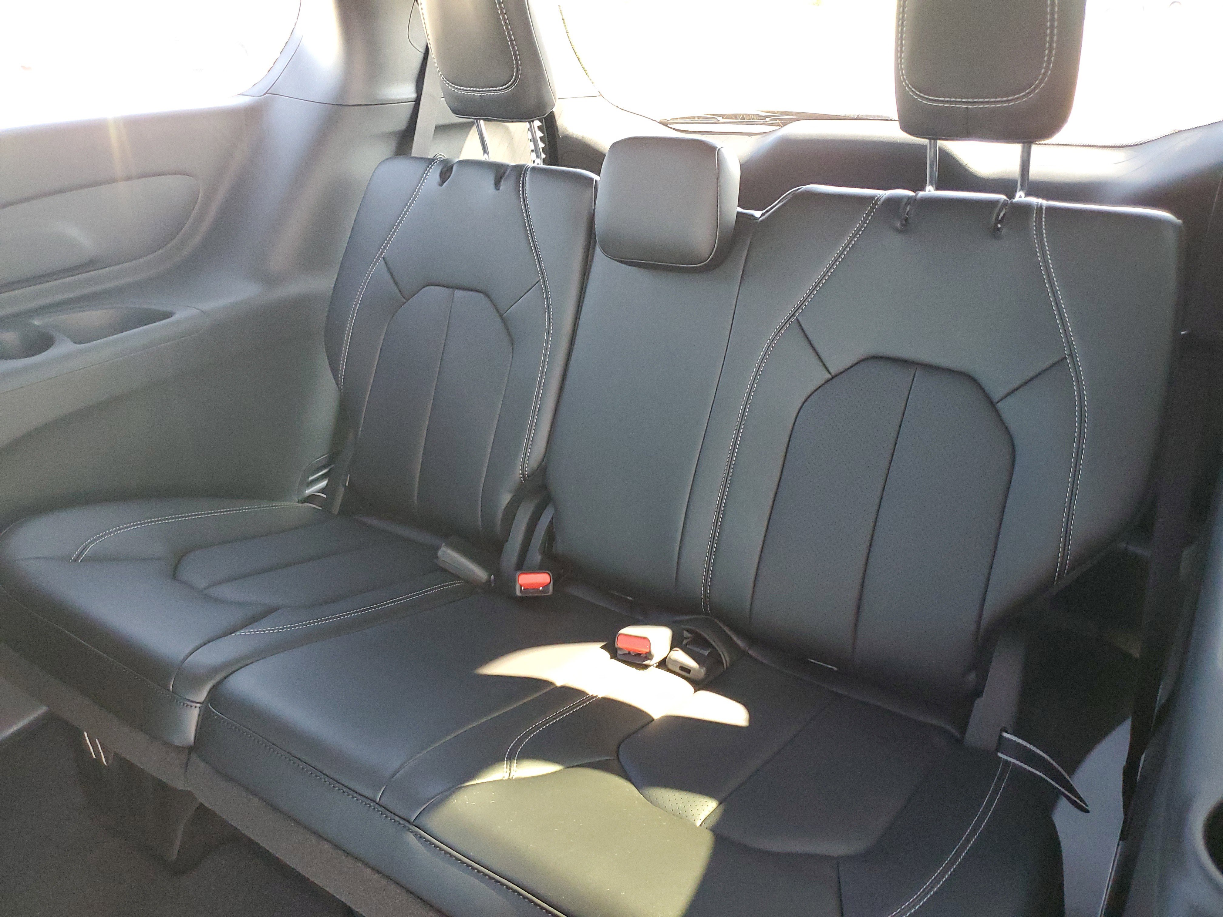 New 2026 Chrysler Voyager LX image 9