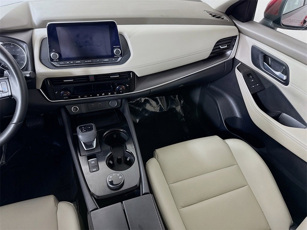 Used 2022 Nissan Rogue SV w/ SV Premium Package image 27