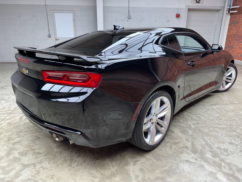 Used 2016 Chevrolet Camaro SS RWD image 5
