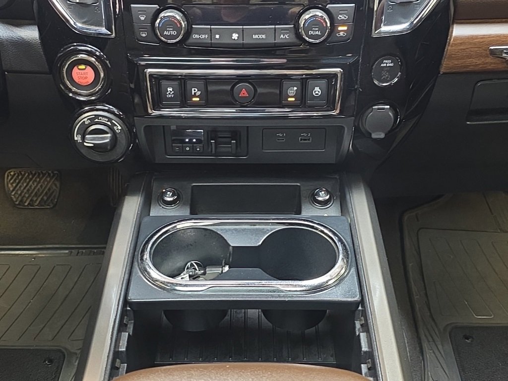 Used 2021 Nissan Titan Platinum Reserve w/ Moonroof Package image 28