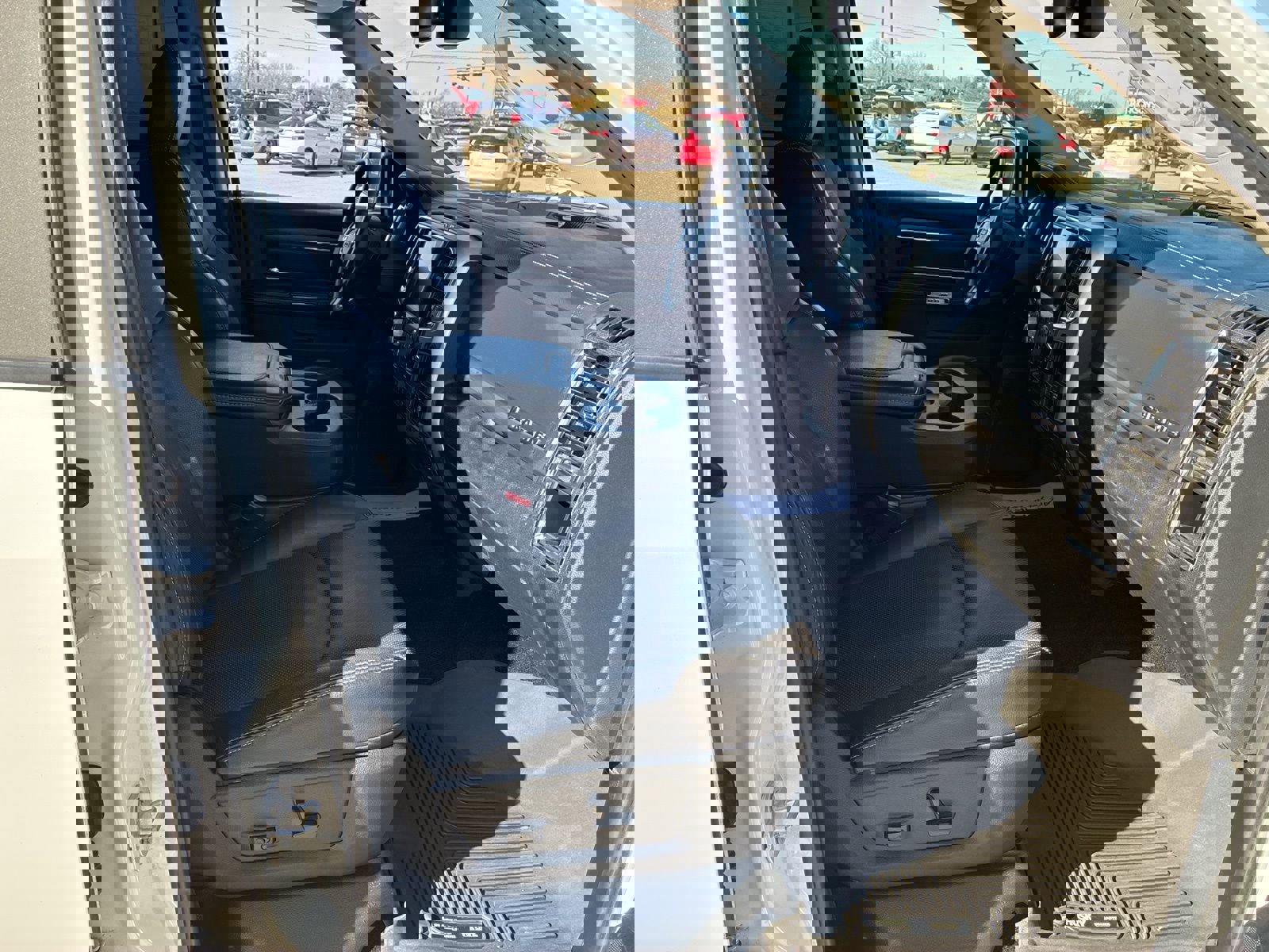 Used 2017 RAM 1500 Laramie w/ Convenience Group image 18