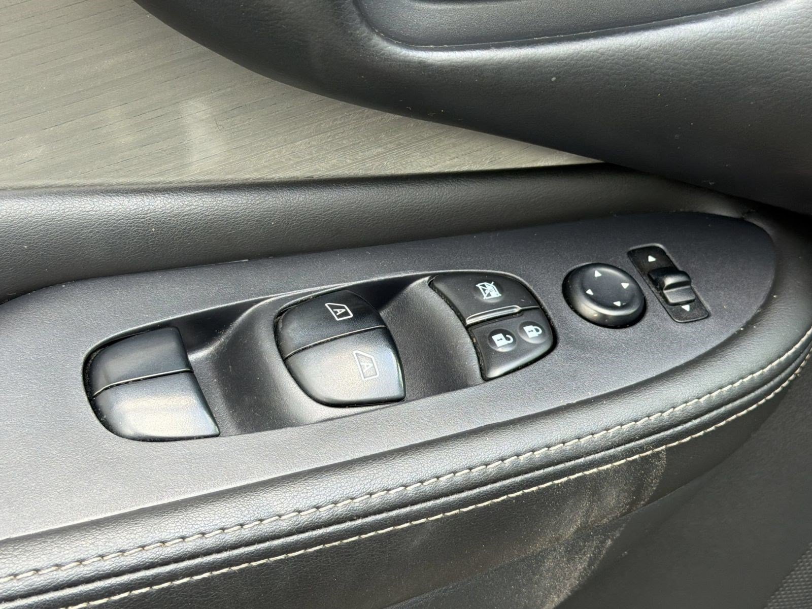 Used 2018 Nissan Murano S FWD image 14