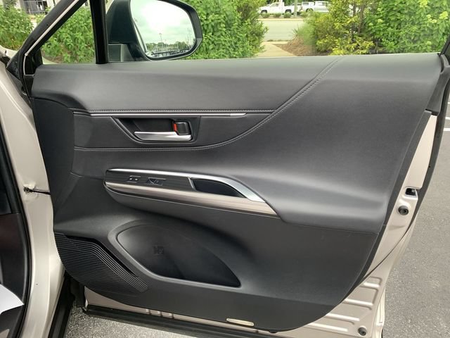 Used 2022 Toyota Venza Limited AWD/4WD image 13
