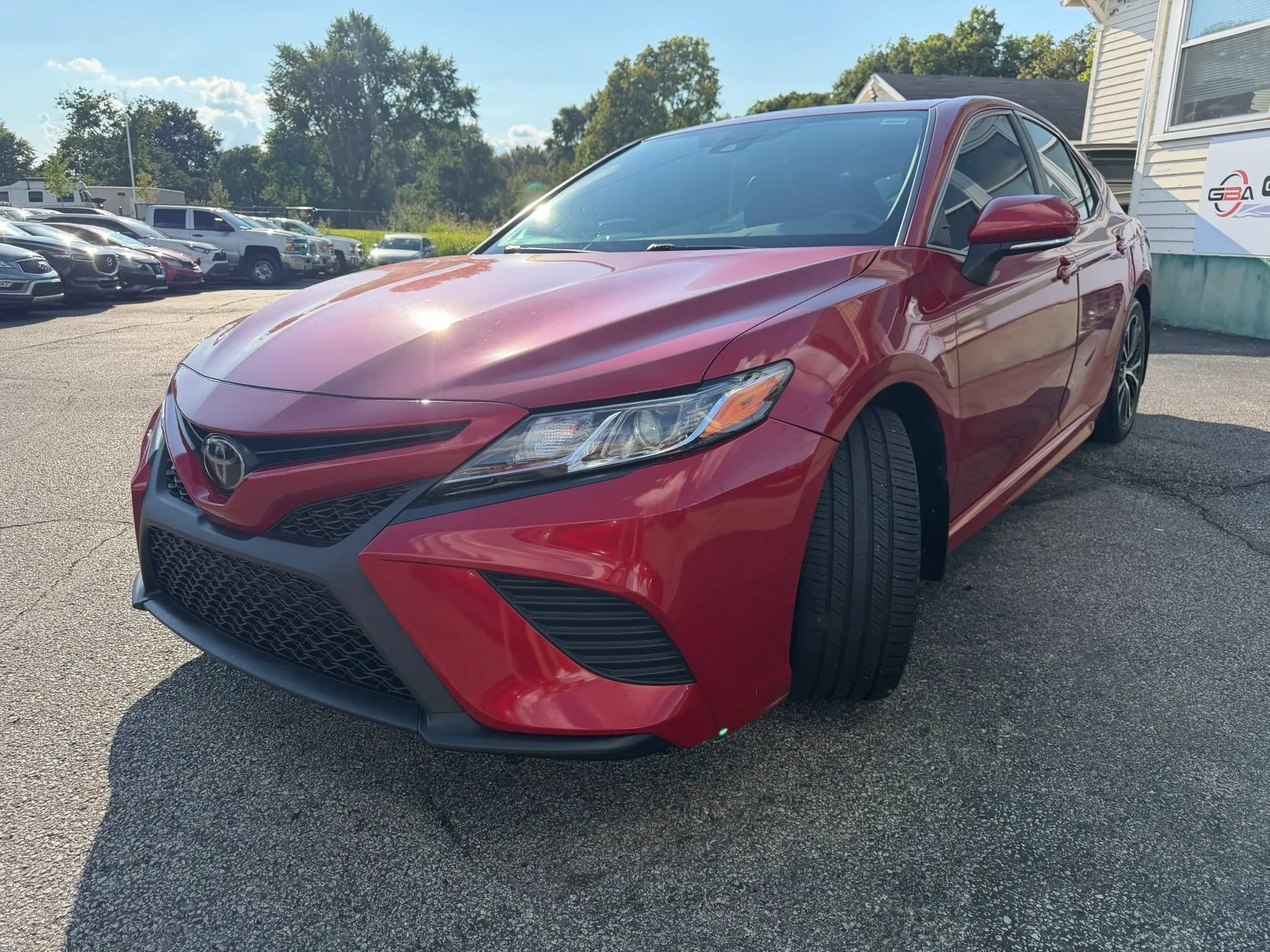 Used 2020 Toyota Camry SE w/ Convenience Package FWD image 9