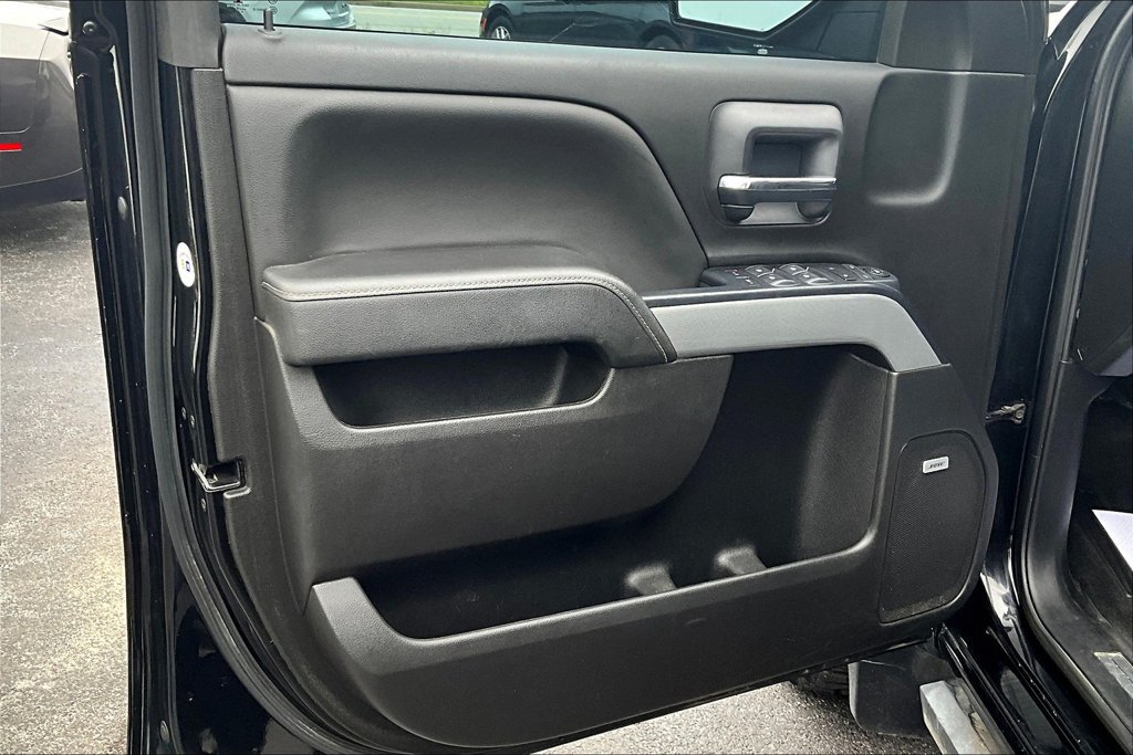 Used 2018 Chevrolet Silverado 1500 LT w/ Midnight Edition AWD/4WD image 21