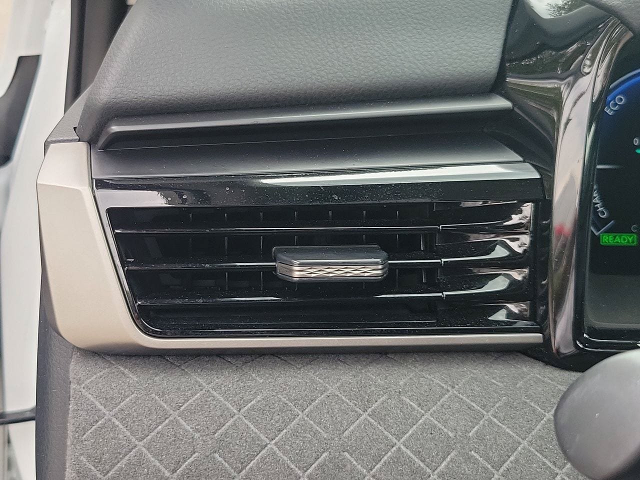 Used 2025 Toyota Camry XLE AWD/4WD image 33