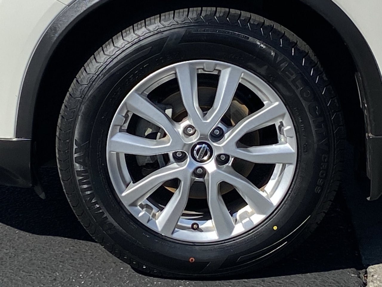 Certified 2020 Nissan Rogue SV FWD image 8