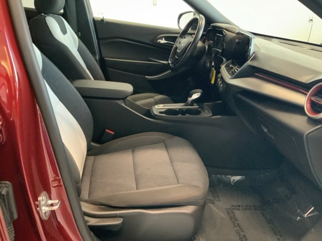 Used 2024 Chevrolet Trax RS image 29