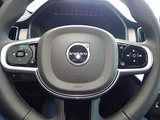 Certified 2025 Volvo XC90 T8 Plus w/ Protection Package Premier image 22