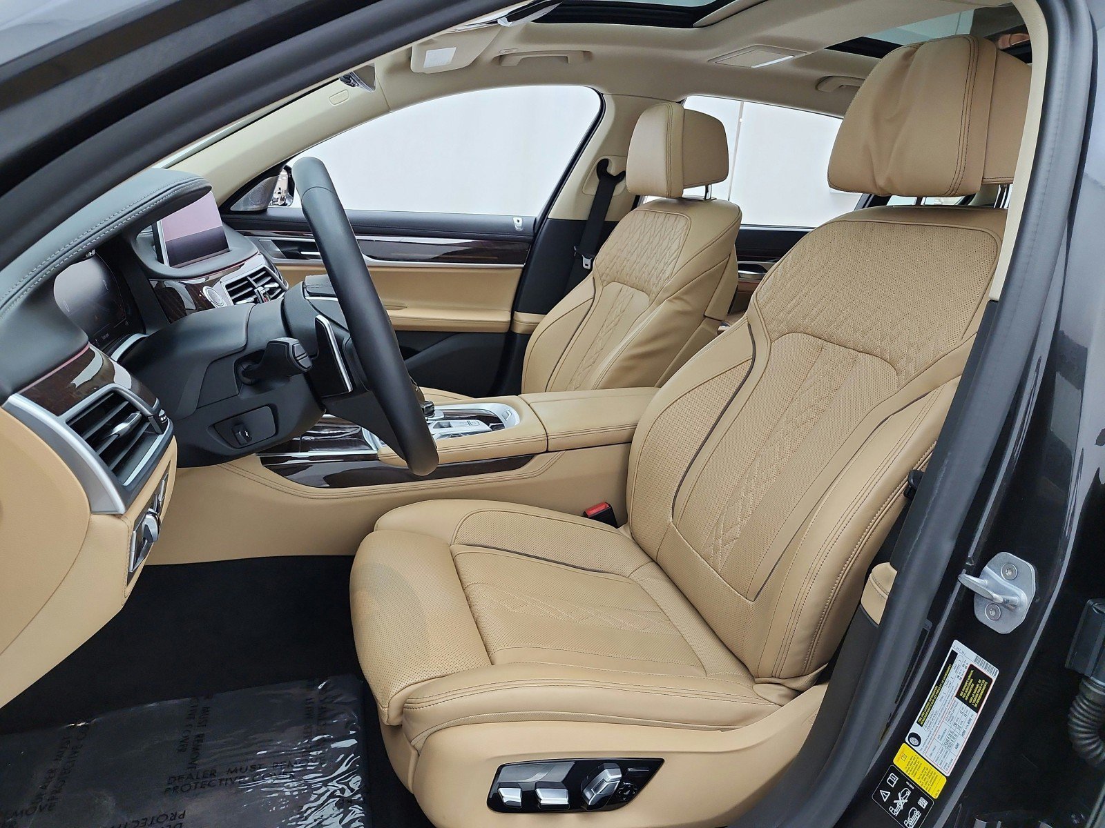 Used 2020 BMW 750i xDrive w/ Executive Package AWD/4WD image 13