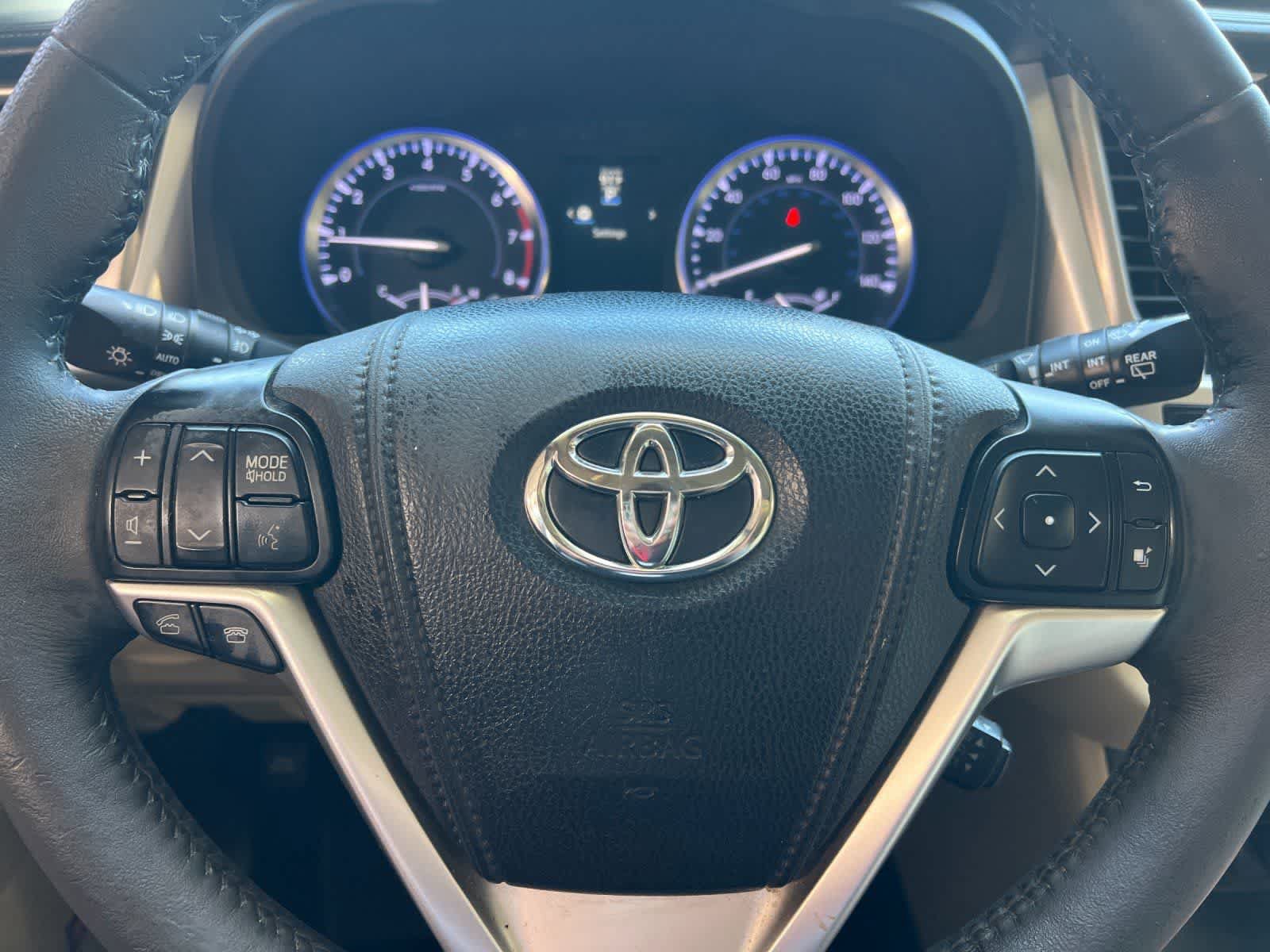 Used 2015 Toyota Highlander Limited FWD image 25