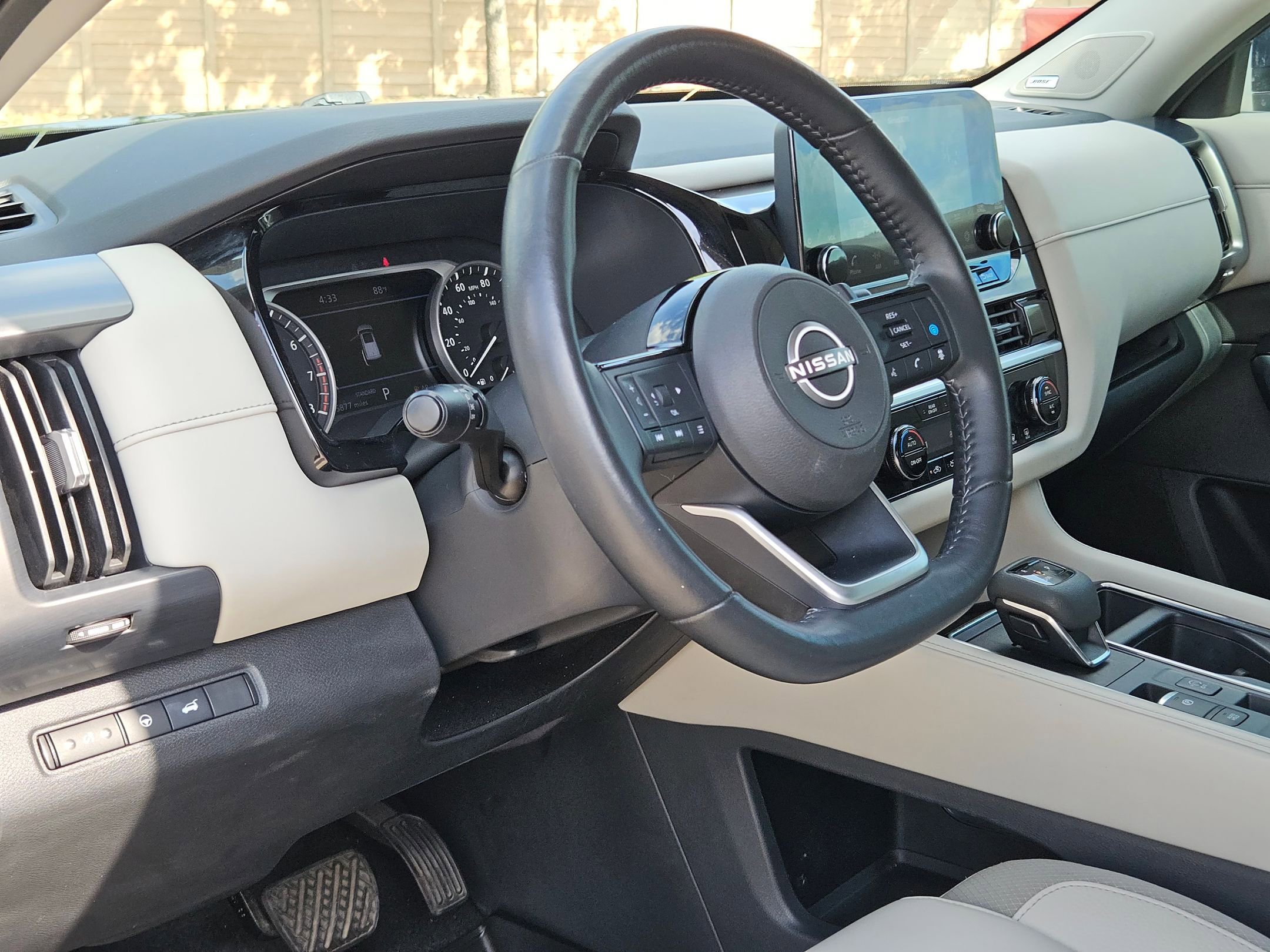 Used 2022 Nissan Pathfinder SL w/ SL Premium Package image 11