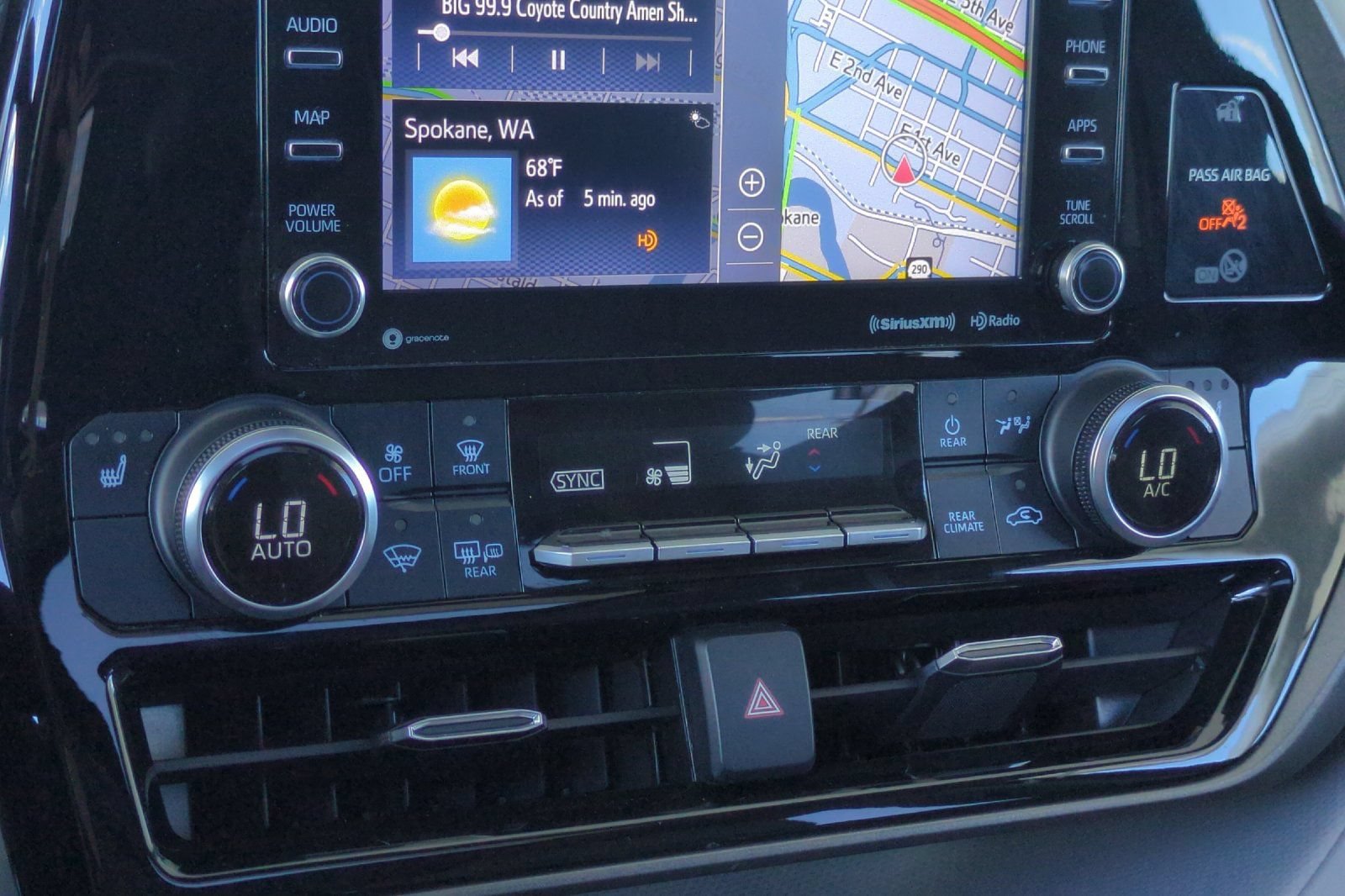 Used 2020 Toyota Highlander XLE AWD/4WD image 31