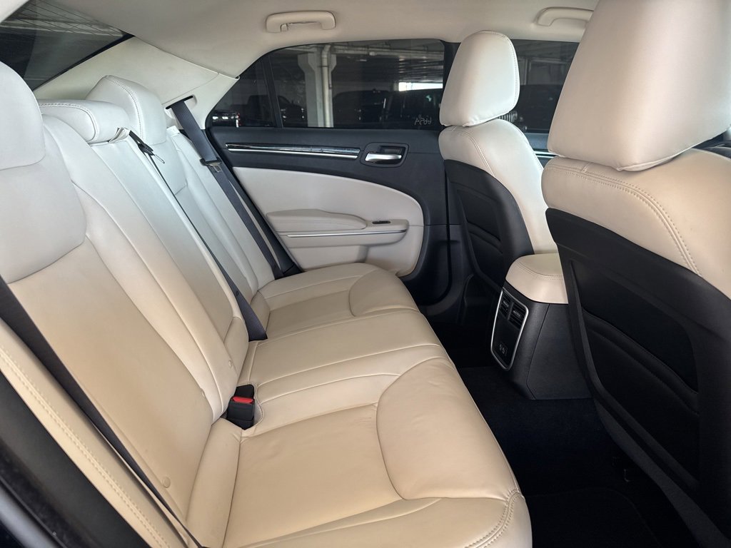 Used 2023 Chrysler 300 Touring L image 14