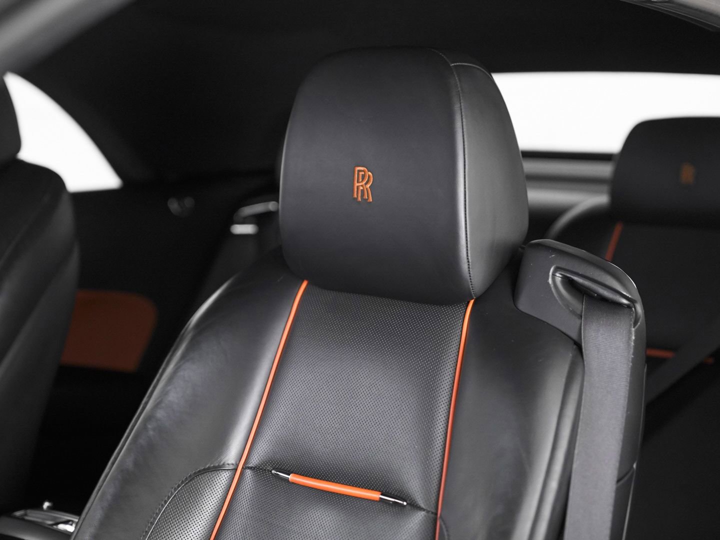 Used 2020 Rolls-Royce Dawn image 11