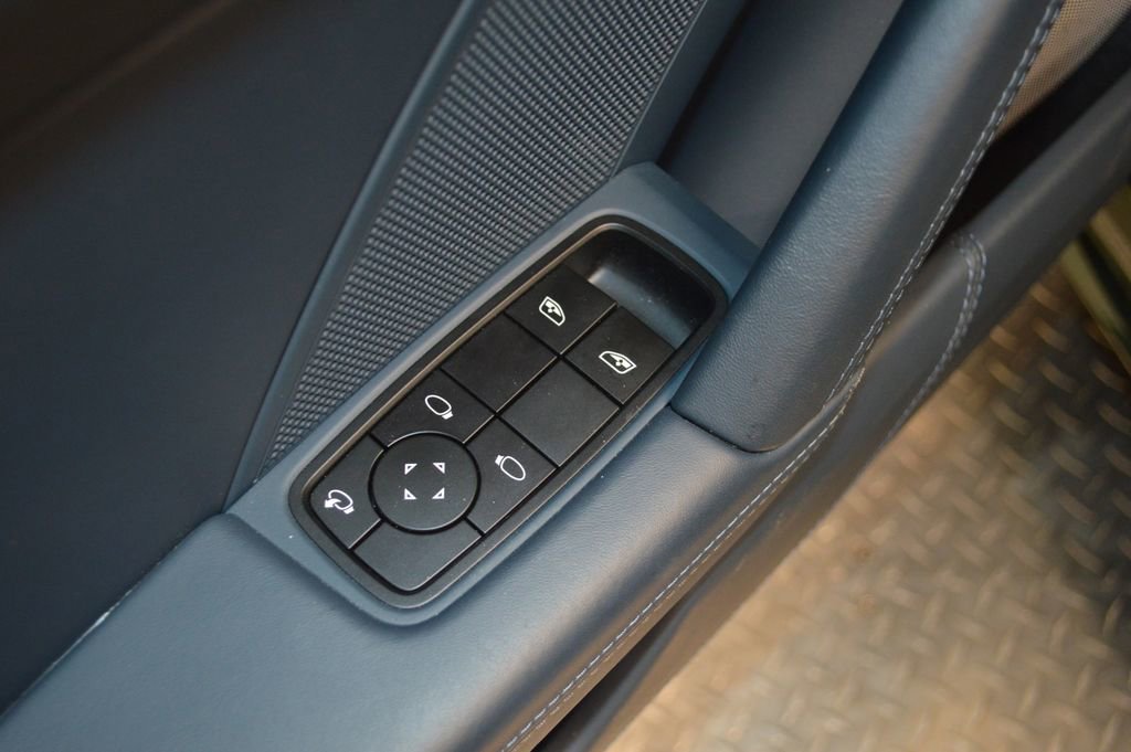 Certified 2025 Porsche 911 Turbo AWD/4WD image 18