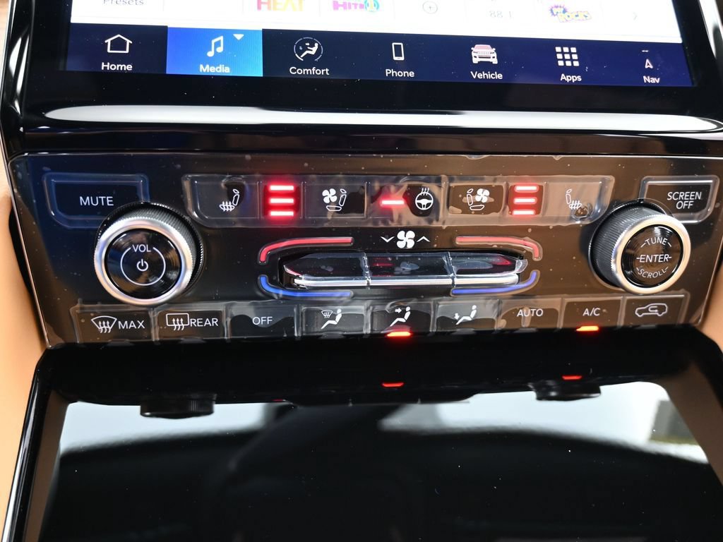 New 2025 Jeep Grand Cherokee Summit AWD/4WD image 32