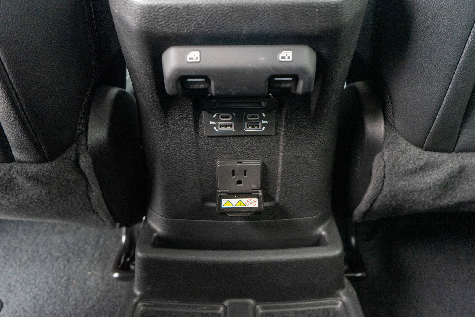 Used 2022 Jeep Wrangler Unlimited Sahara w/ LED Lighting Group AWD/4WD image 30