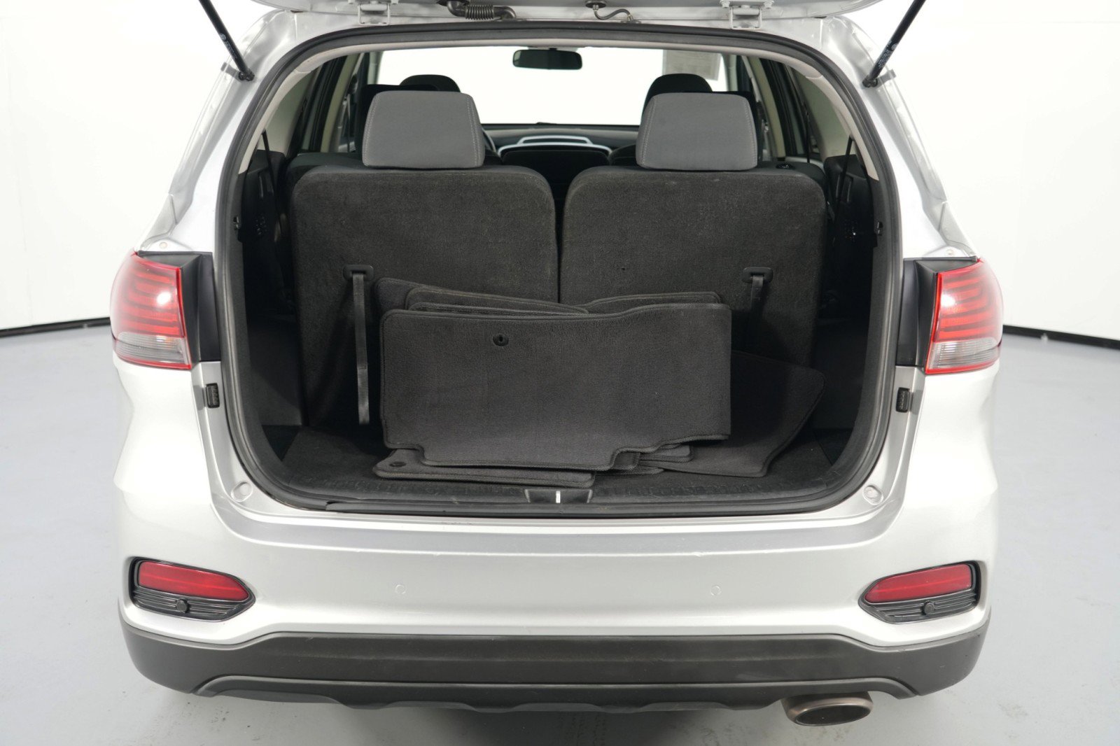 Used 2020 Kia Sorento S image 9