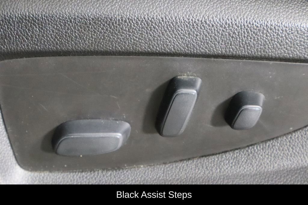 Used 2019 Chevrolet Tahoe 4WD w/ Enhanced Driver Alert Package image 23