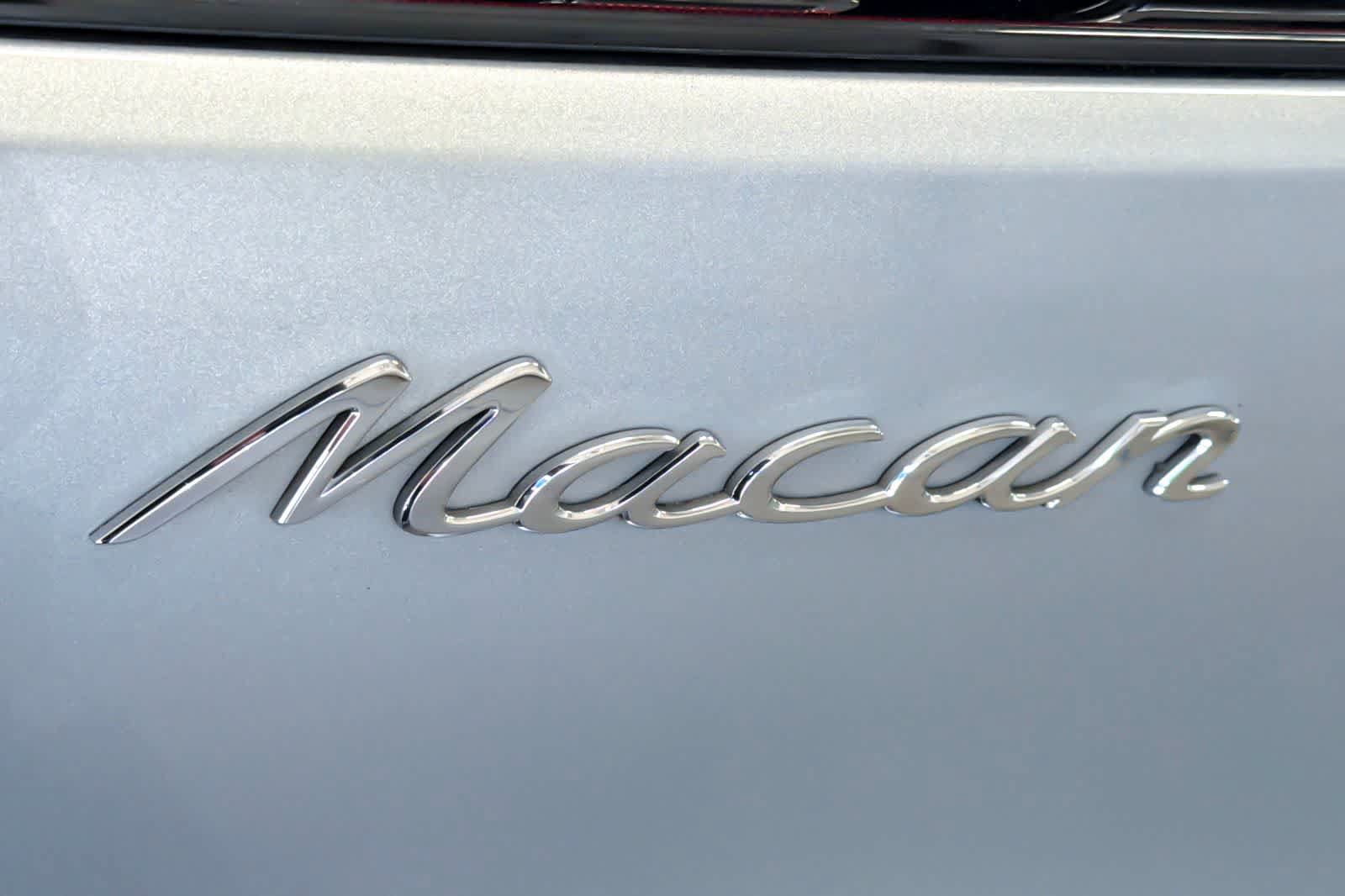 Used 2021 Porsche Macan w/ Premium Package Plus AWD/4WD image 28