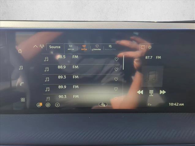 New 2026 Nissan Kicks SR image 11