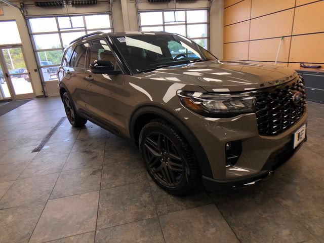 New 2026 Ford Explorer ST w/ Sun And Sound Package