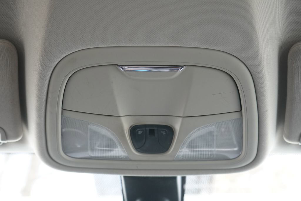 Used 2016 Chrysler 200 Limited FWD image 25