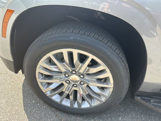 New 2026 Chevrolet Suburban LT w/ Comfort Package image 7