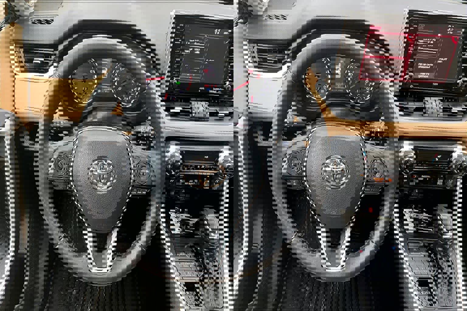 Certified 2021 Toyota RAV4 XLE Premium image 6