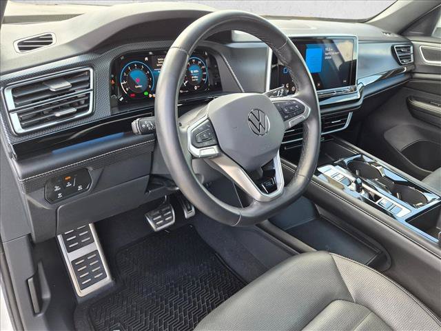 Used 2024 Volkswagen Atlas Cross Sport SEL R-Line AWD/4WD image 10