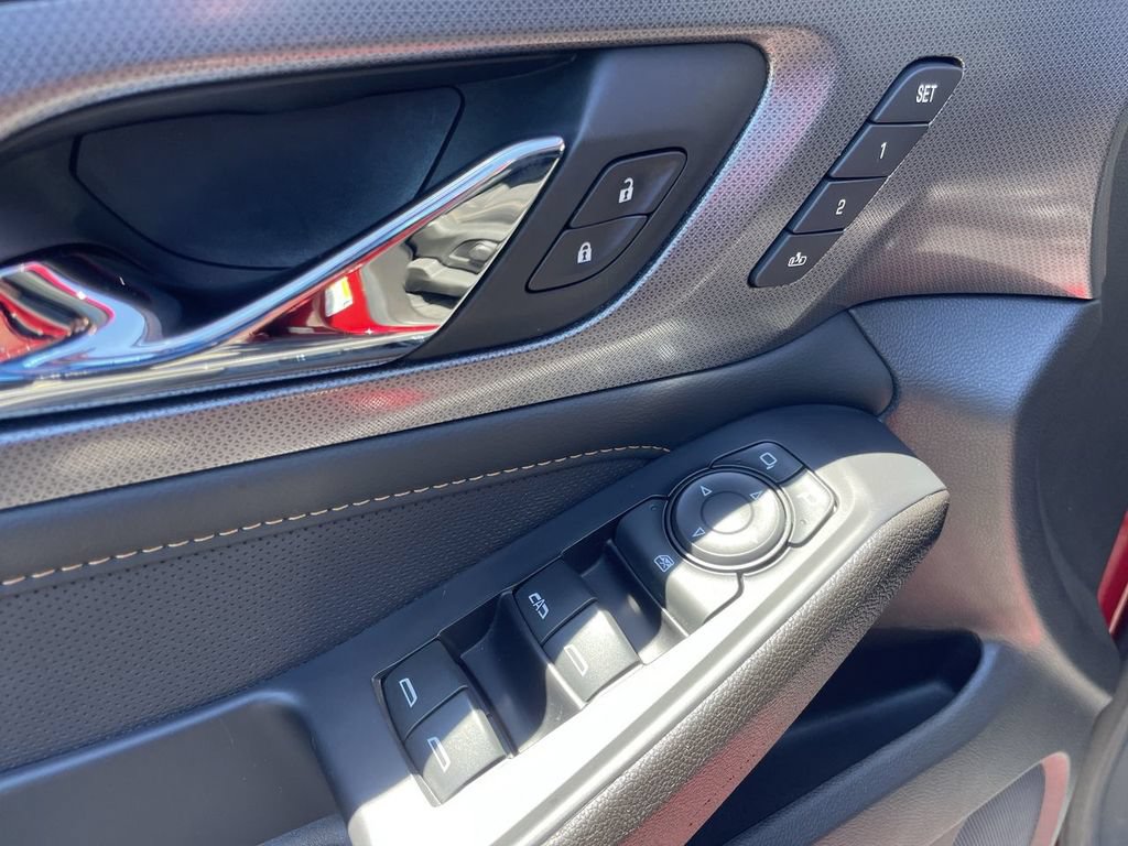 Used 2021 Chevrolet Traverse Premier w/ LPO, 'HIT The Road' Package AWD/4WD image 14