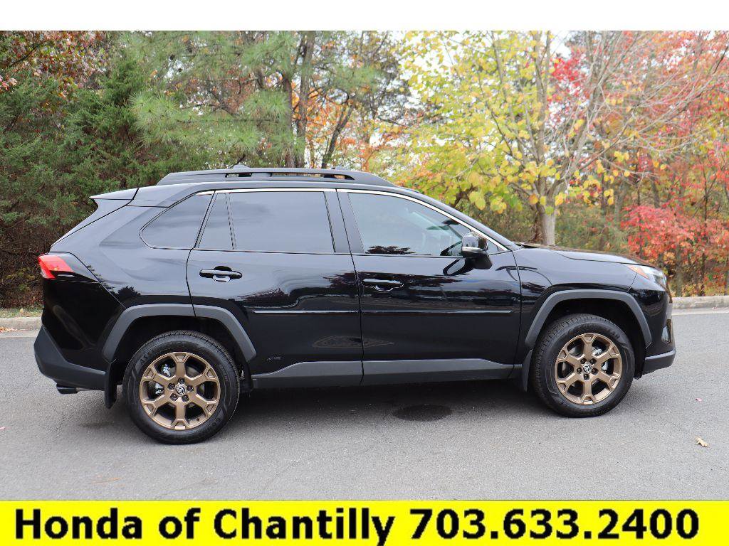 Used 2024 Toyota RAV4 Hybrid Woodland image 8