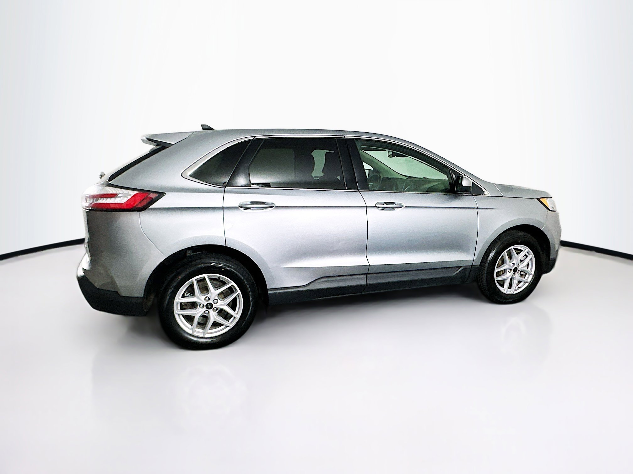 Used 2024 Ford Edge SEL image 10