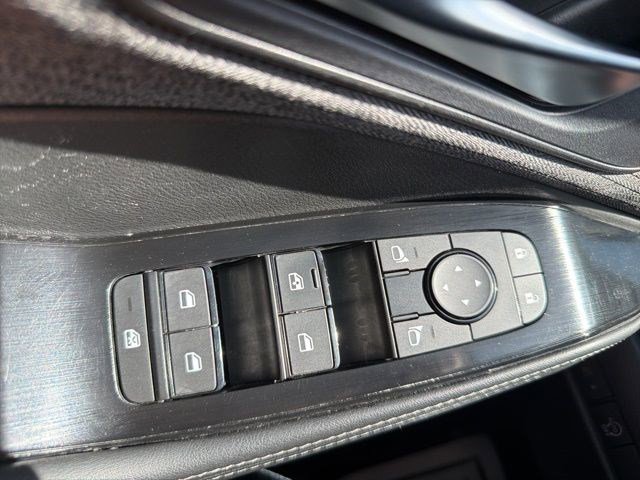 Used 2023 Nissan Rogue SV image 25