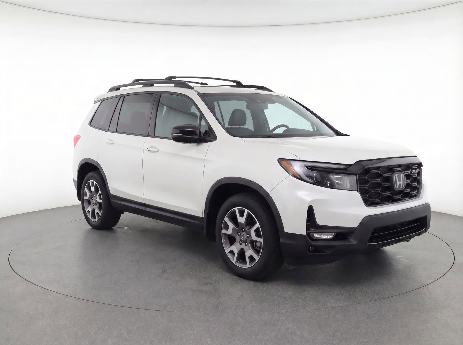 Used 2022 Honda Passport TrailSport image 2