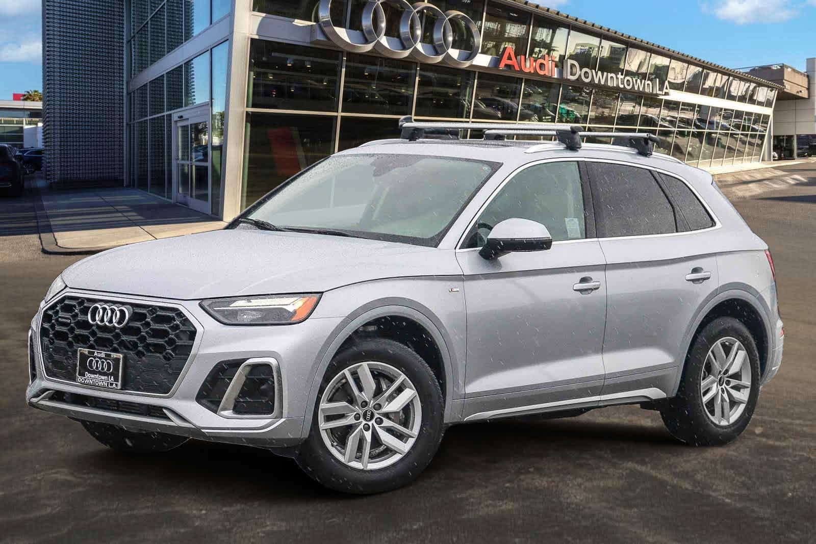 Used 2022 Audi Q5 2.0T Premium w/ Convenience Package image 1