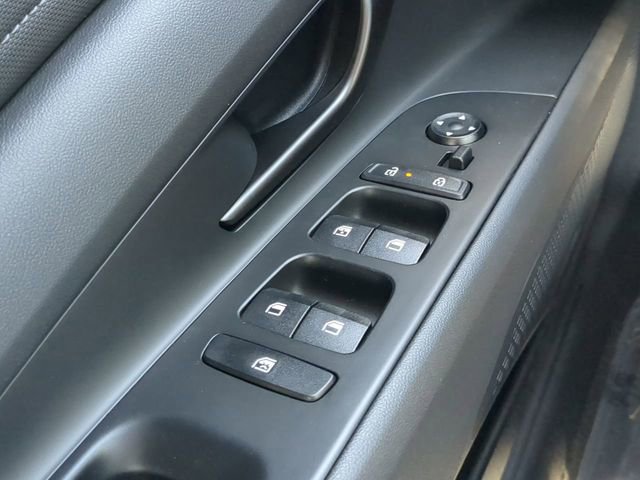 New 2025 Hyundai Elantra SEL FWD image 22