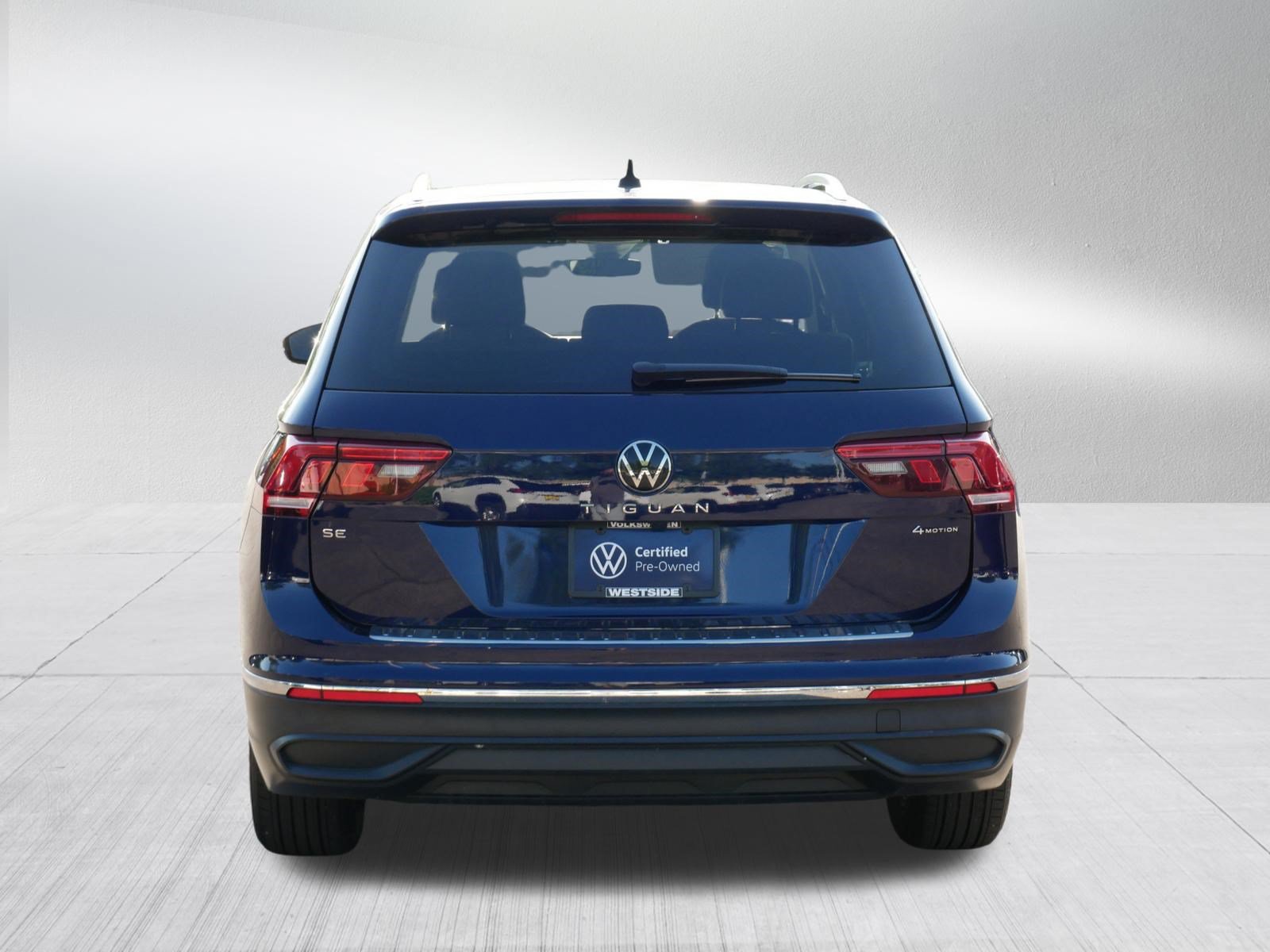 Certified 2023 Volkswagen Tiguan SE w/ Panoramic Sunroof Package AWD/4WD image 6