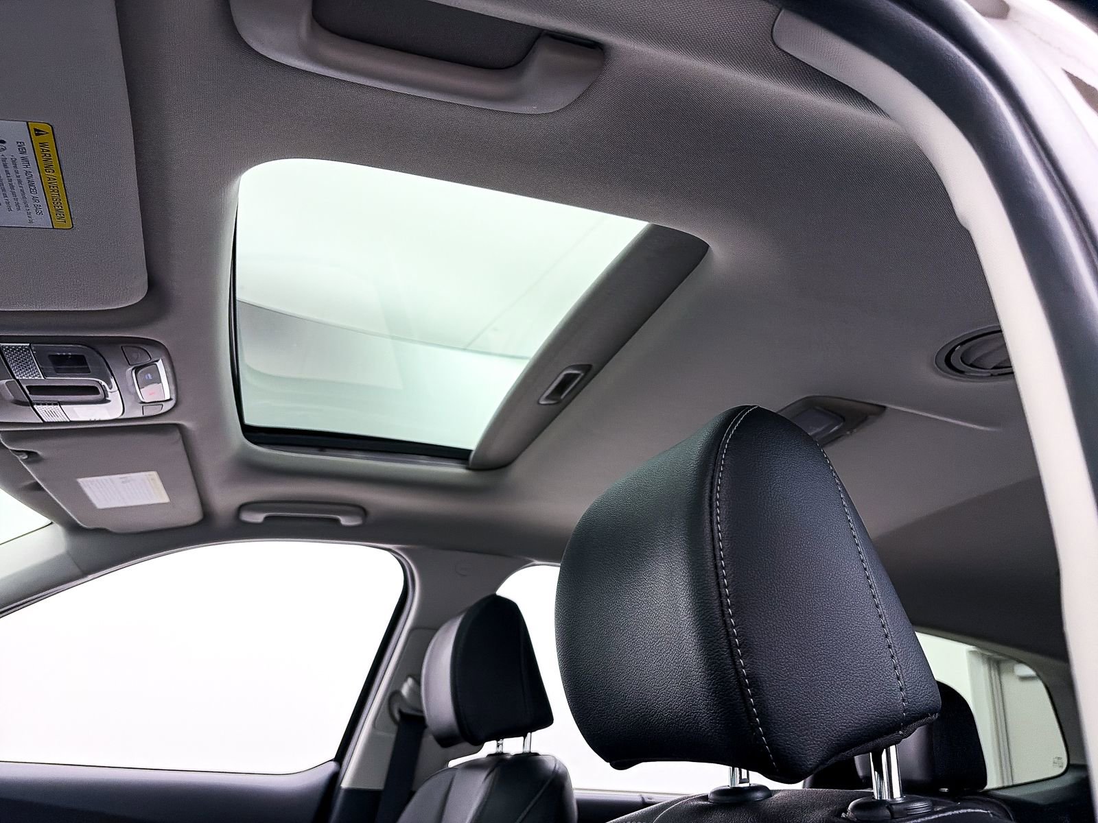 Used 2025 Kia Telluride EX w/ EX Captain's Chair Package image 3