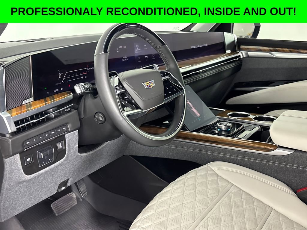 Used 2025 Cadillac Escalade ESV Sport Platinum image 8