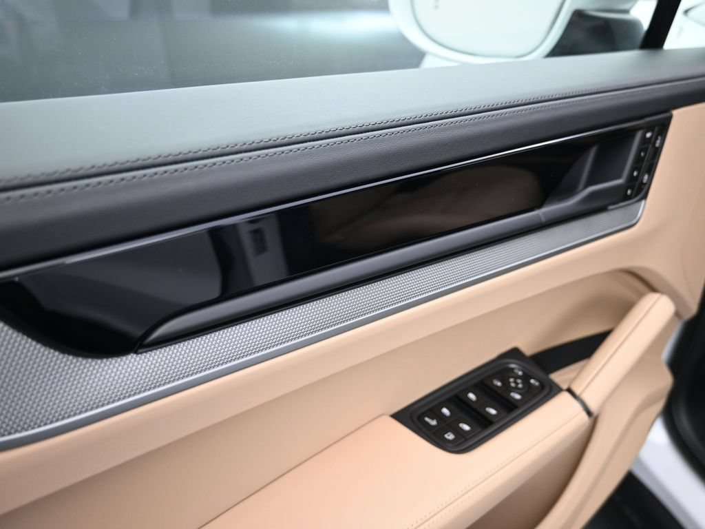 New 2026 Porsche Cayenne S AWD/4WD image 11