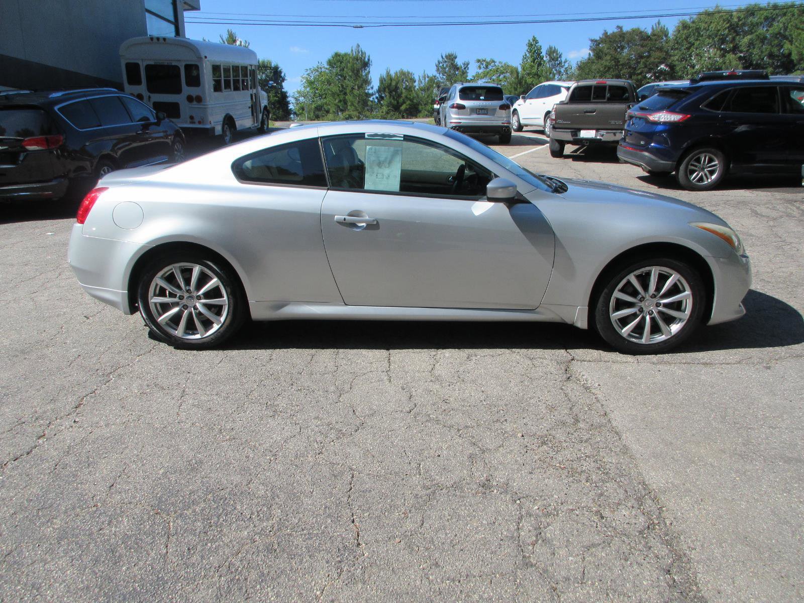Used 2011 INFINITI G37 x Coupe w/ Premium Pkg AWD/4WD image 6